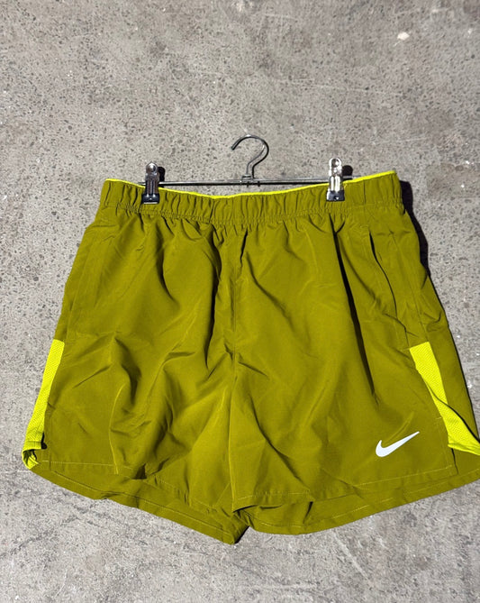 NIKE 5” MOSS BRIEF CHALLENGER SHORTS